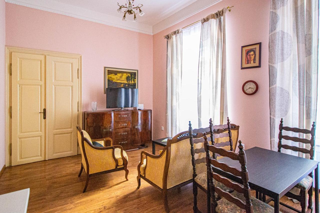 Astronomical Clock Suite By Ruterra Praga Exterior foto